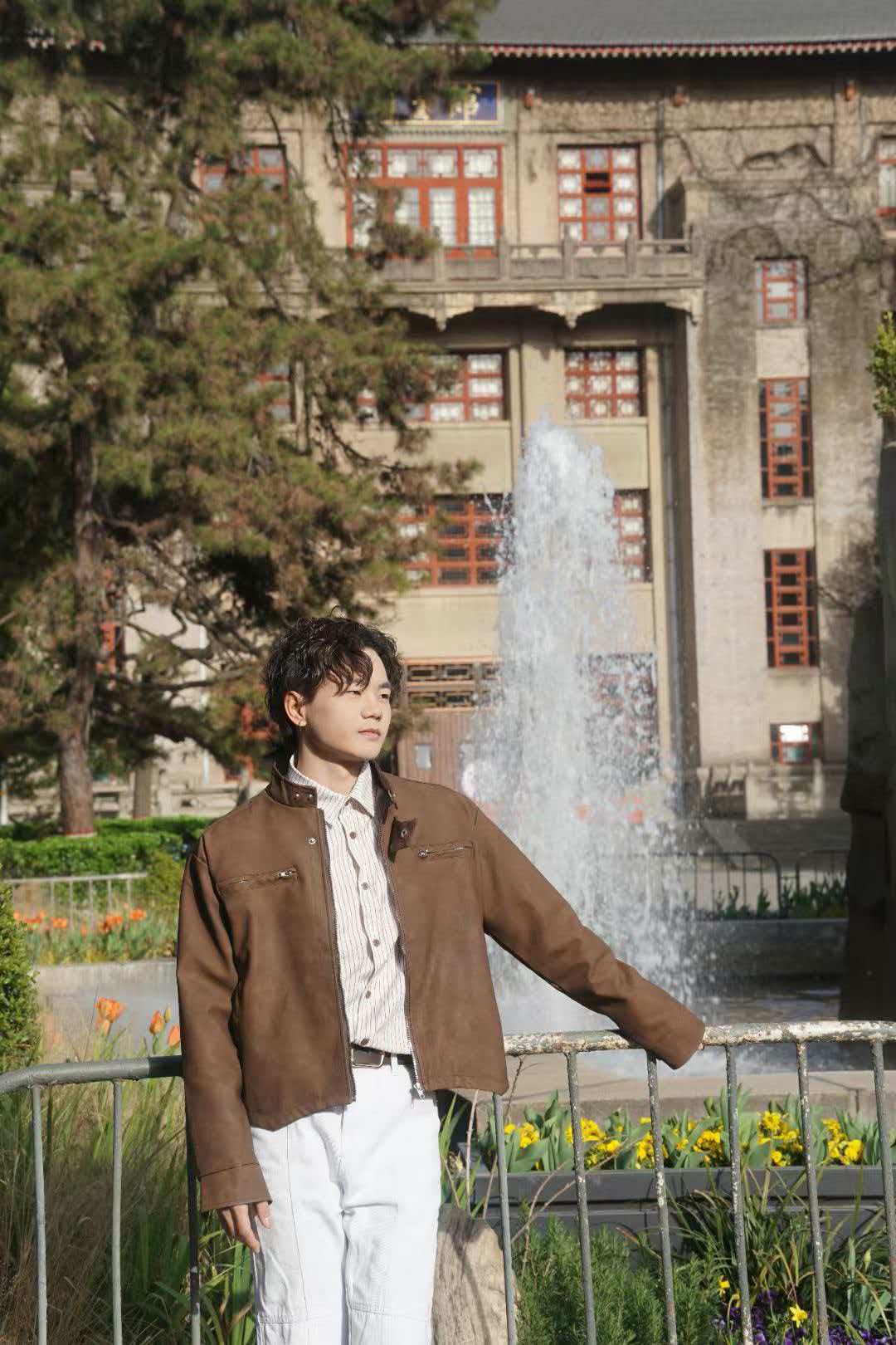 Jingsheng Li